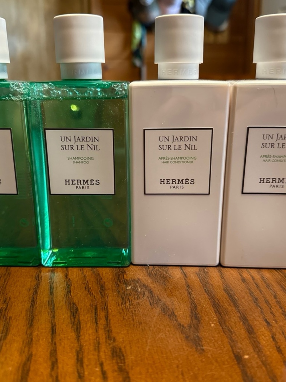 Hermes Un Jardin Sur Le Nil Shampoo & Conditioner - Green & White